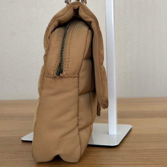 Chanel Shoulder Bag - Picture 4 of 16